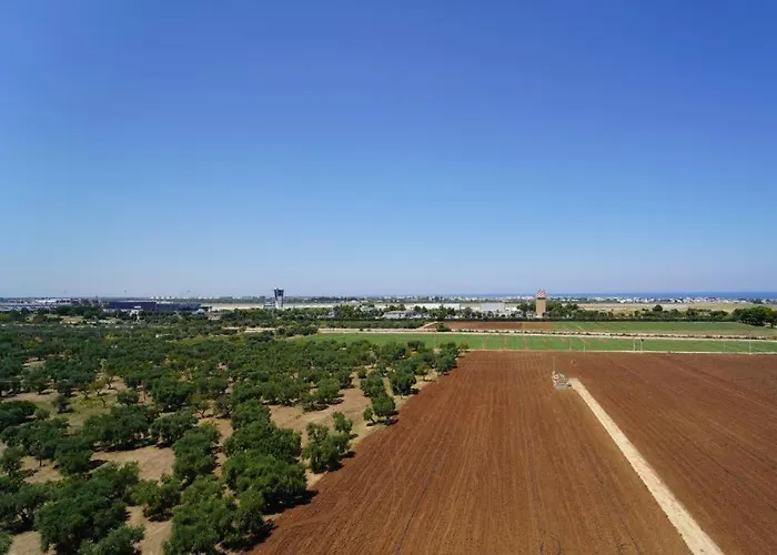 Wojtyla Airport 招待所 巴里