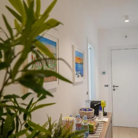 Wojtyla Airport Guest house Bari